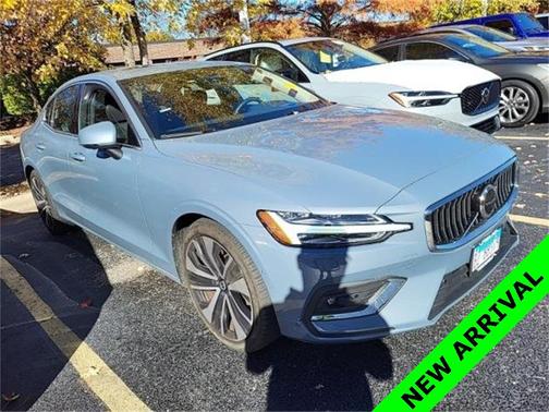 2023 Volvo S60 B5 Ultimate Bright Theme