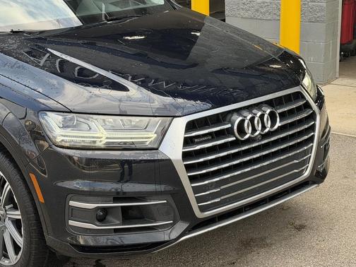 Ink Blue Metallic 2018 Audi Q7 3.0T Prestige