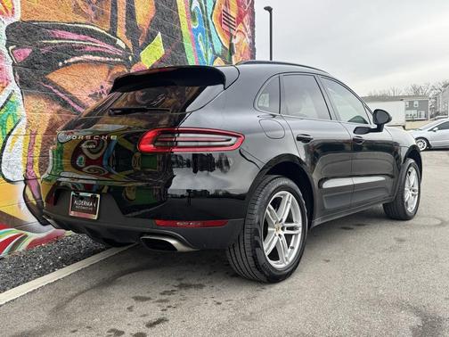 2017 Porsche Macan Base