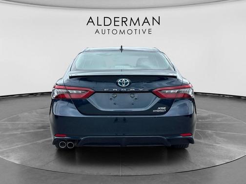 Galactic Aqua Mica 2021 Toyota Camry XSE