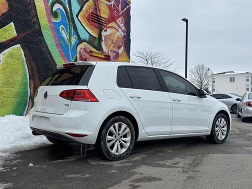 2015 Volkswagen Golf TDI SE 4-Door