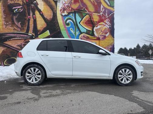 2015 Volkswagen Golf TDI SE 4-Door