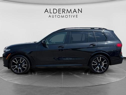 Black Sapphire Metallic 2022 BMW X7 xDrive40i