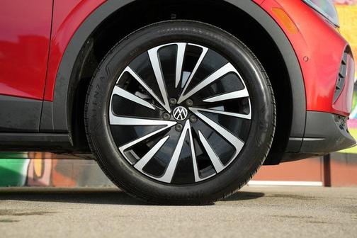 2023 Volkswagen ID.4 AWD Pro S Plus