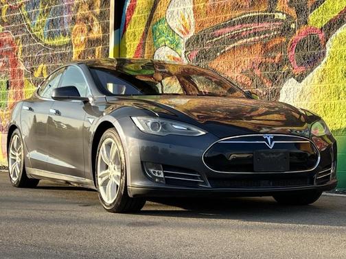2016 Tesla Model S 75D