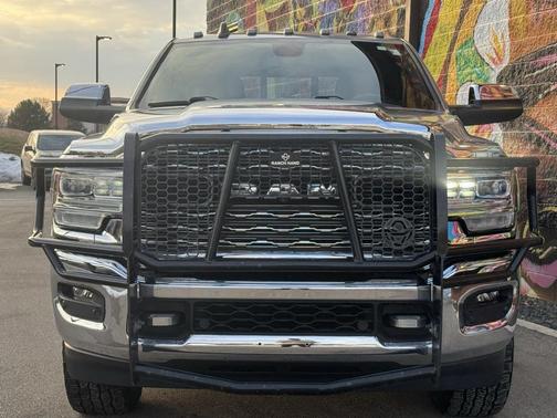 2022 RAM 3500 Limited Crew Cab 4x4 8' Box