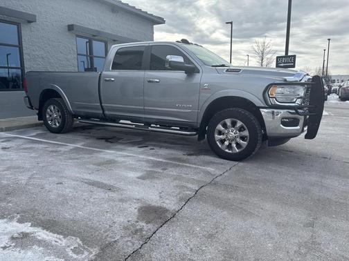 2022 RAM 3500 Limited Crew Cab 4x4 8' Box