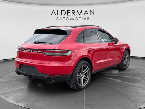 Carmine Red 2019 Porsche Macan Macan