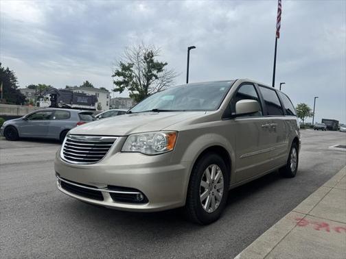 2014 Chrysler Town & Country Touring