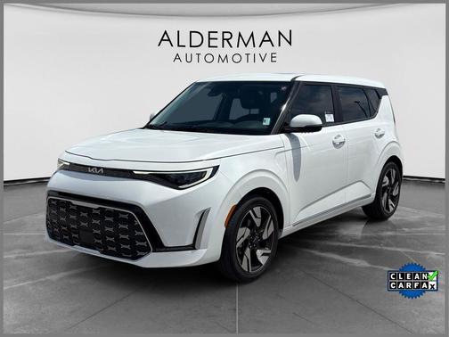 Snow White Pearl 2023 Kia Soul GT-Line