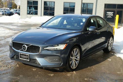 2019 Volvo S60 T6 Momentum