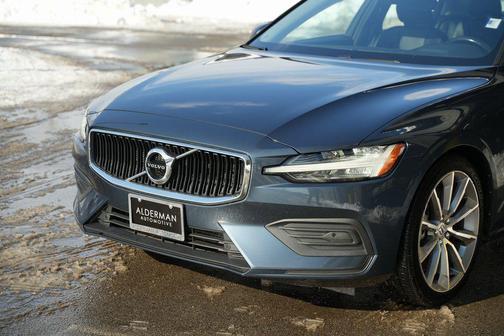 2019 Volvo S60 T6 Momentum