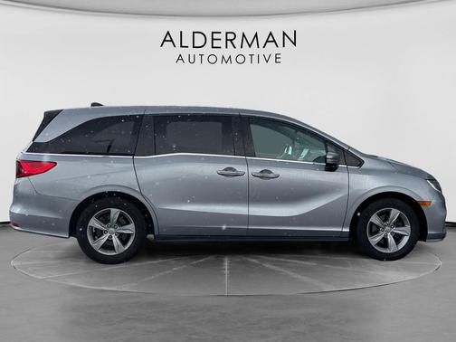 Deep Scarlet Pearl 2018 Honda Odyssey EX-L