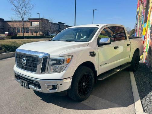 2017 Nissan Titan SL