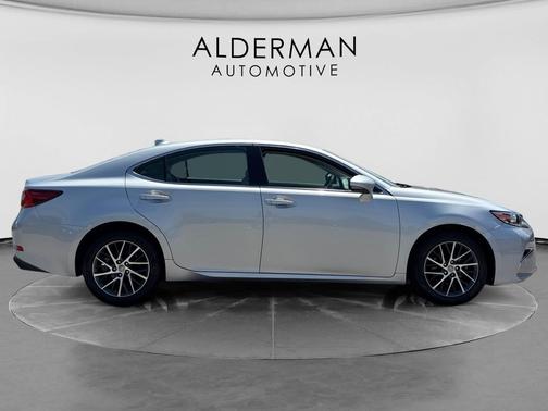 Silver Lining Metallic 2017 Lexus ES 350 Base