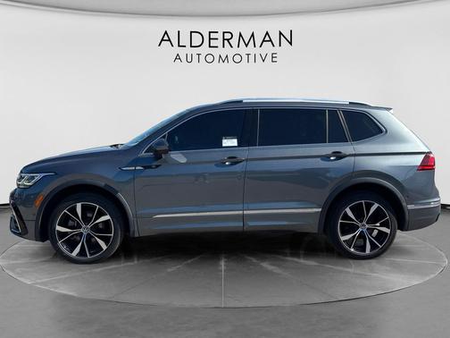 Platinum Gray Metallic 2022 Volkswagen Tiguan 2.0T SEL R-Line 4MOTION