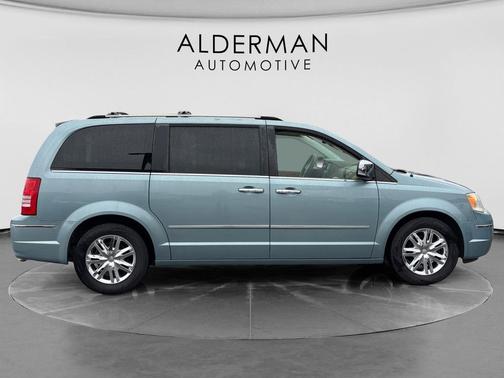 Bright Silver Metallic 2010 Chrysler Town & Country Limited
