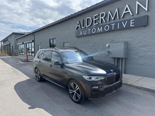 2022 BMW X7 M50i