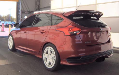 Hot Pepper Red Metallic Clearcoat 2018 Ford Focus ST