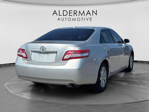 Classic Silver Metallic 2010 Toyota Camry LE
