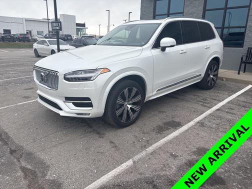 2024 Volvo XC90 B6 Plus Bright Theme 6-Seater