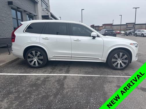 2024 Volvo XC90 B6 Plus Bright Theme 6-Seater