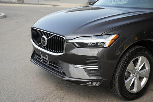 2022 Volvo XC60 B5 Momentum