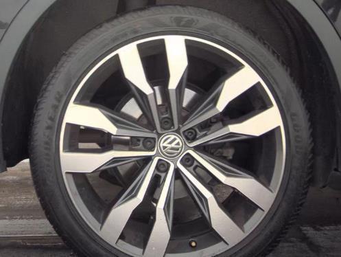 Deep Black Pearl 2020 Volkswagen Tiguan 2.0T SEL R-Line 4MOTION