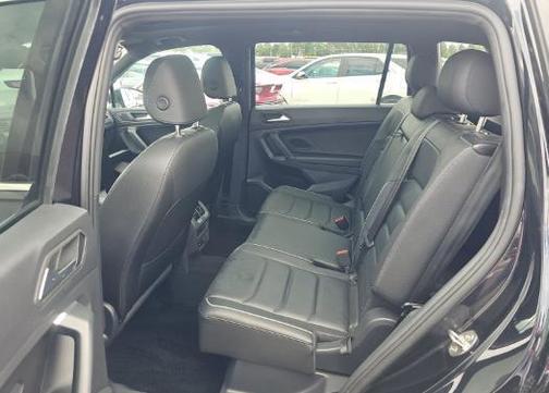 Deep Black Pearl 2020 Volkswagen Tiguan 2.0T SEL R-Line 4MOTION