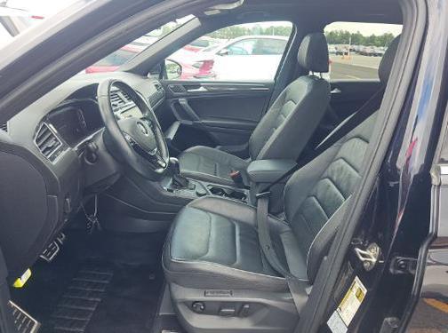 Deep Black Pearl 2020 Volkswagen Tiguan 2.0T SEL R-Line 4MOTION