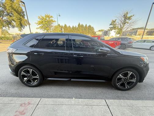 2019 Ford Edge ST