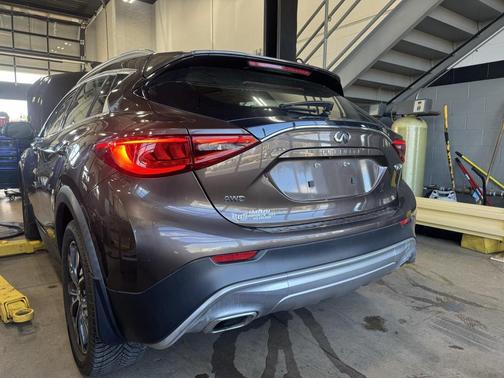 2019 INFINITI QX30 LUXE
