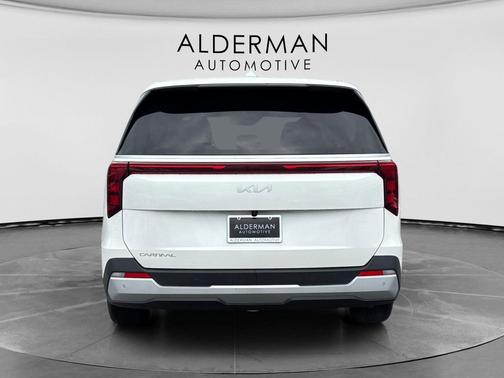 Snow White Pearl 2025 Kia Carnival LXS