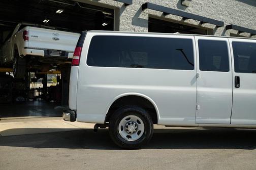 2017 Chevrolet Express 3500 LT