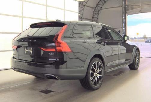 Onyx Black Metallic 2020 Volvo V90 Cross Country T6