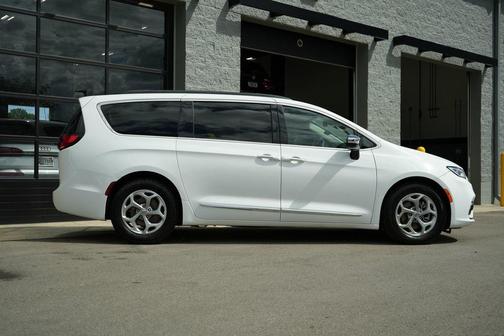 2023 Chrysler Pacifica Limited
