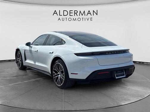 Carrara White Metallic 2020 Porsche Taycan 4S
