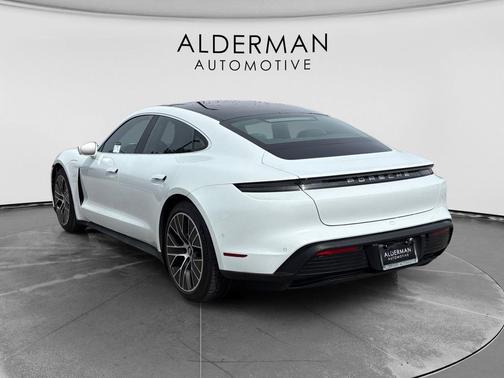 Carrara White Metallic 2020 Porsche Taycan 4S
