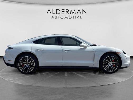 Carrara White Metallic 2020 Porsche Taycan 4S