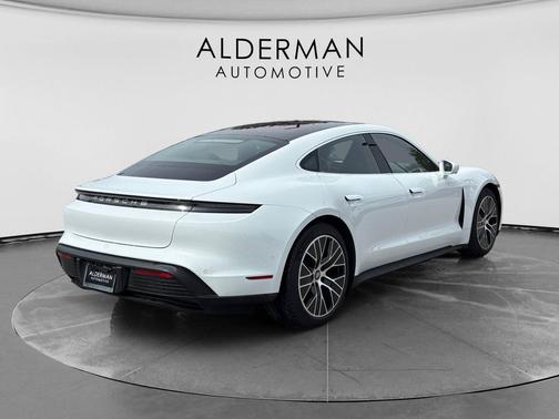Carrara White Metallic 2020 Porsche Taycan 4S