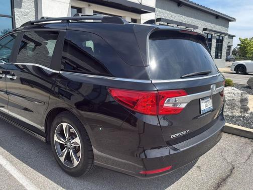 Crystal Black Pearl 2018 Honda Odyssey Touring