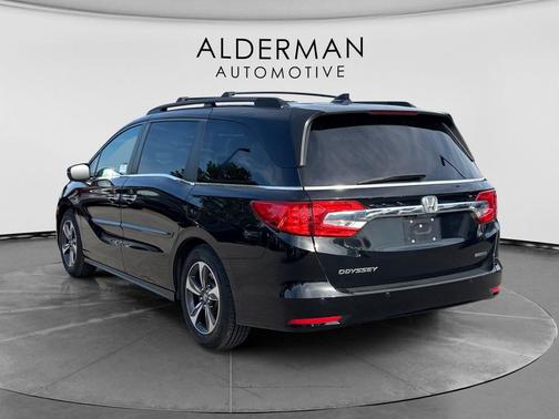 Crystal Black Pearl 2018 Honda Odyssey Touring