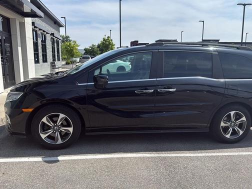 Crystal Black Pearl 2018 Honda Odyssey Touring