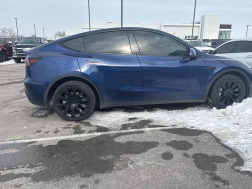 2023 Tesla Model Y Long Range Dual Motor All-Wheel Drive