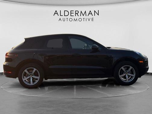 2017 Porsche Macan Macan