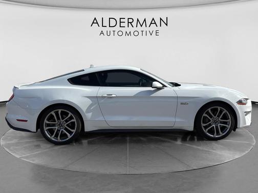 Oxford White 2022 Ford Mustang GT Premium