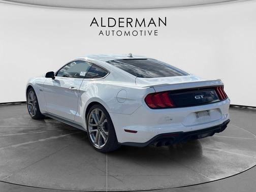 Oxford White 2022 Ford Mustang GT Premium