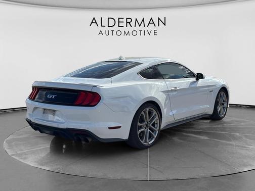 Oxford White 2022 Ford Mustang GT Premium
