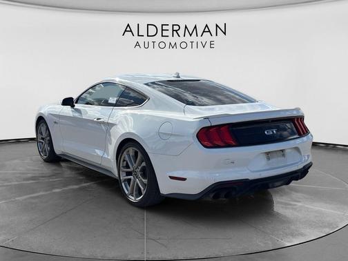 Oxford White 2022 Ford Mustang GT Premium