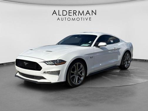 Oxford White 2022 Ford Mustang GT Premium